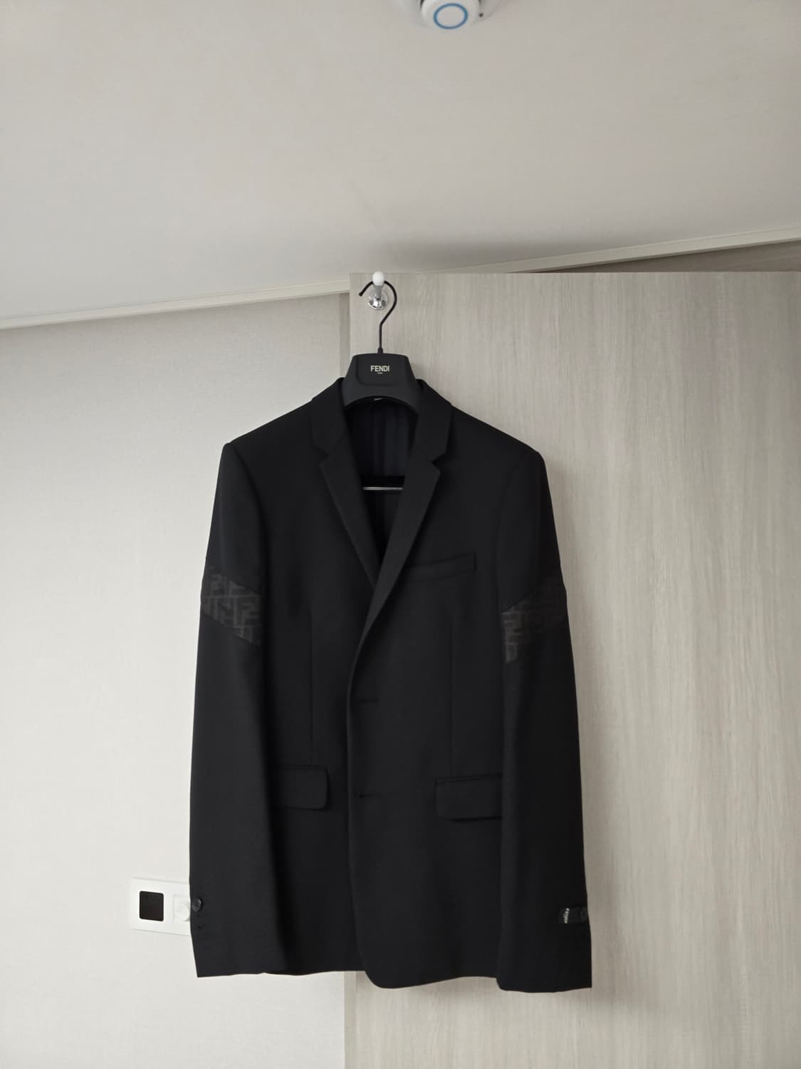 펜디 주카패턴 블랙 블레이저 50 상품이미지4