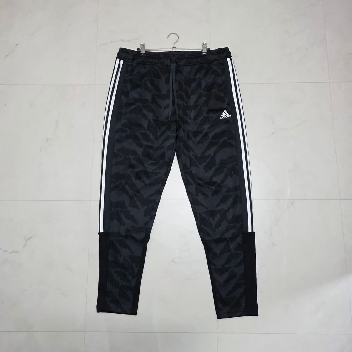 XL 아디다스 블랙 카모 삼선 트랙팬츠 상품이미지1