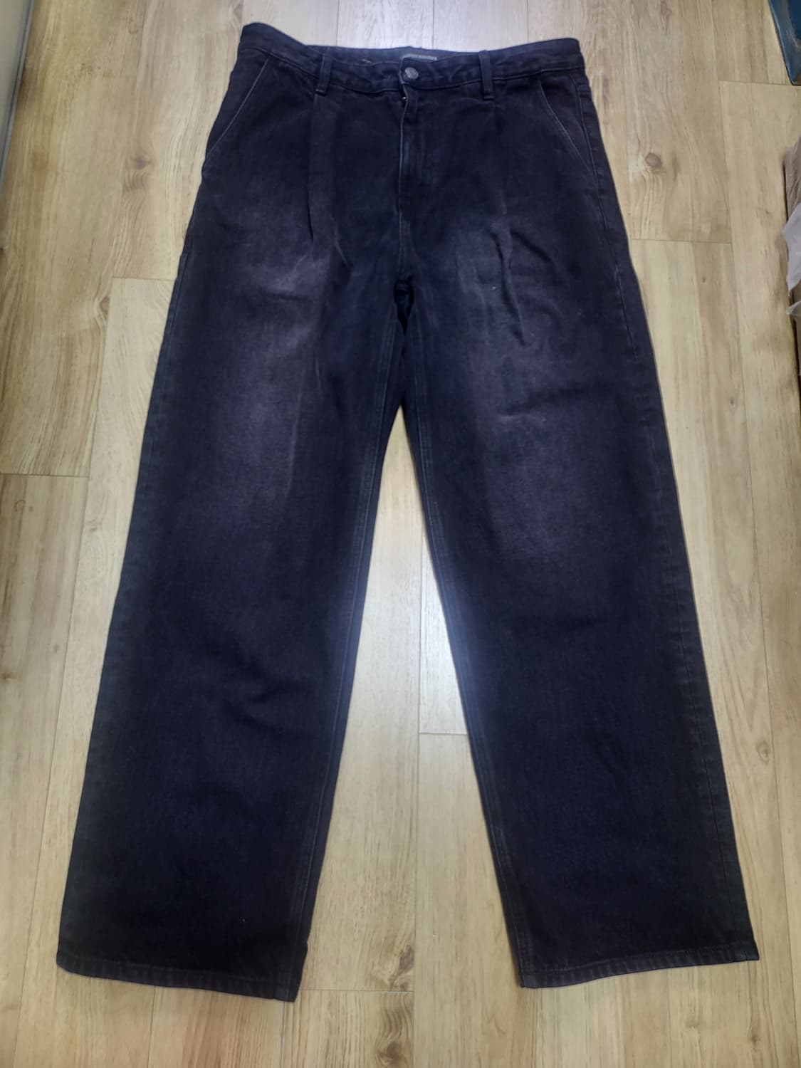 무탠다드 원 턱 와이드 데님 팬츠 [워시드 블랙] 33 상품이미지4