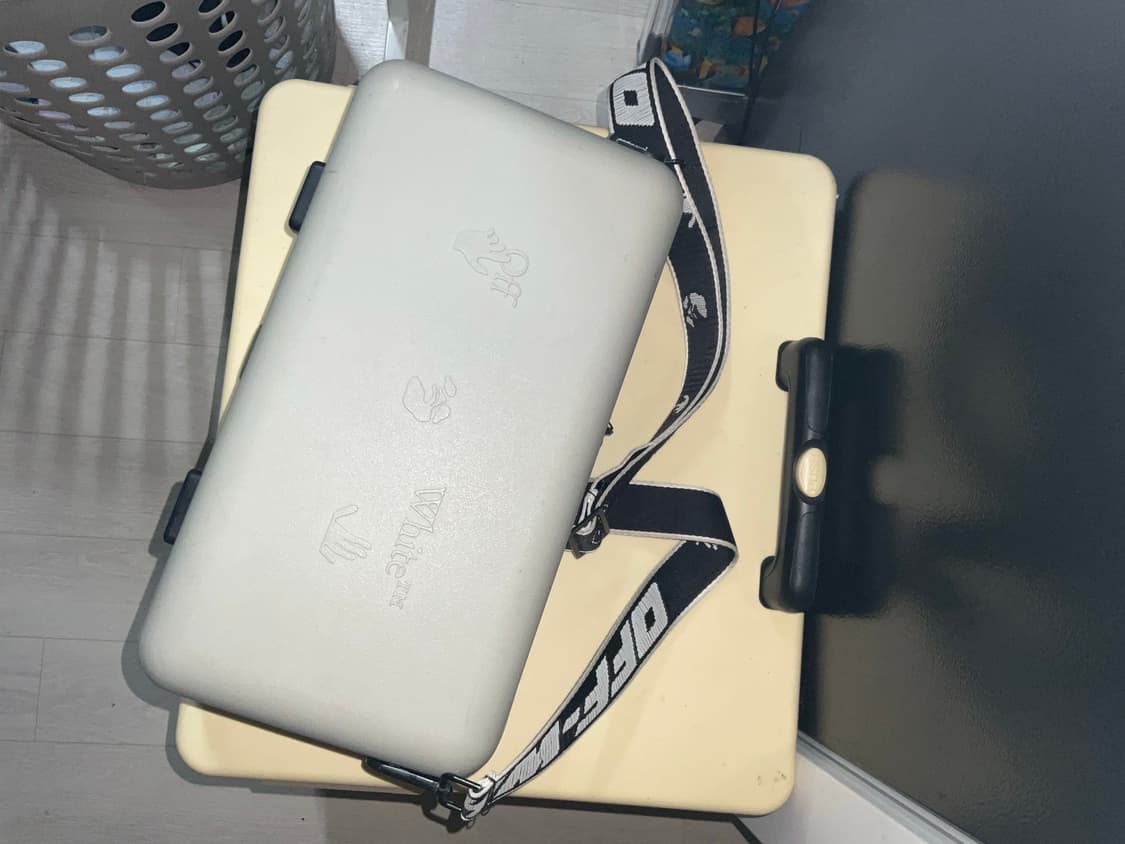 오프화이트 아모레퍼시픽 가방 상품이미지1