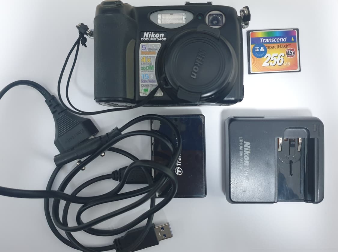 Nikon Coolpix 5400 판매합니다 (카드 리더기 포함) 상품이미지1