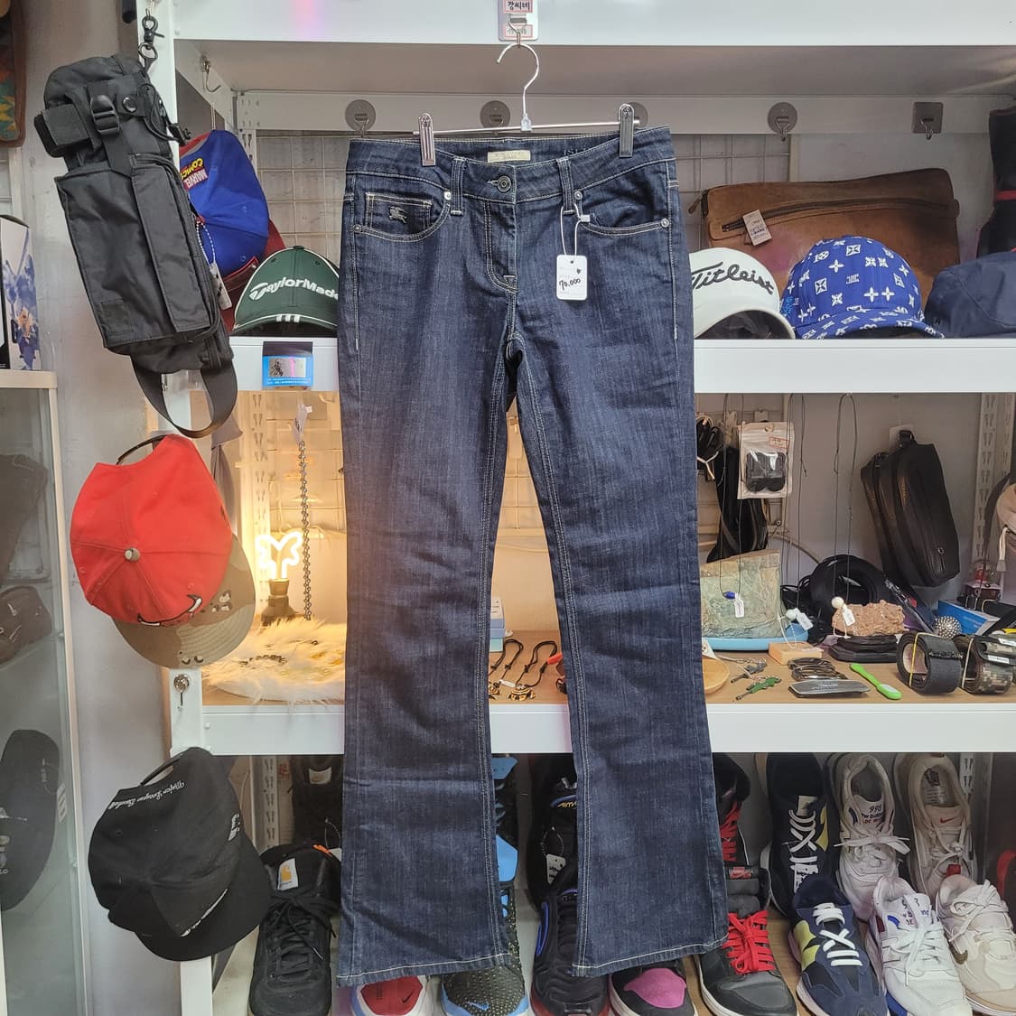 버버리 여성 데님 부츠컷 청바지 상품이미지1