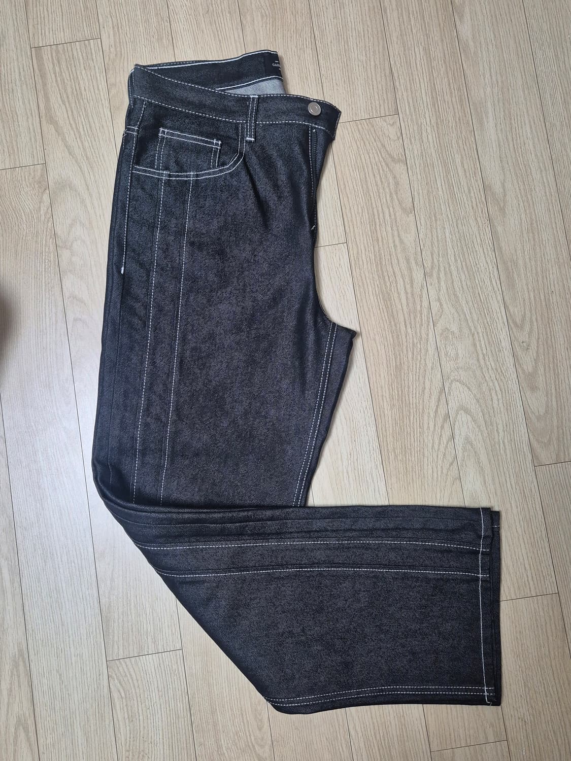 가먼트 레이블 화이트 스티치 블랙 데님 상품이미지1