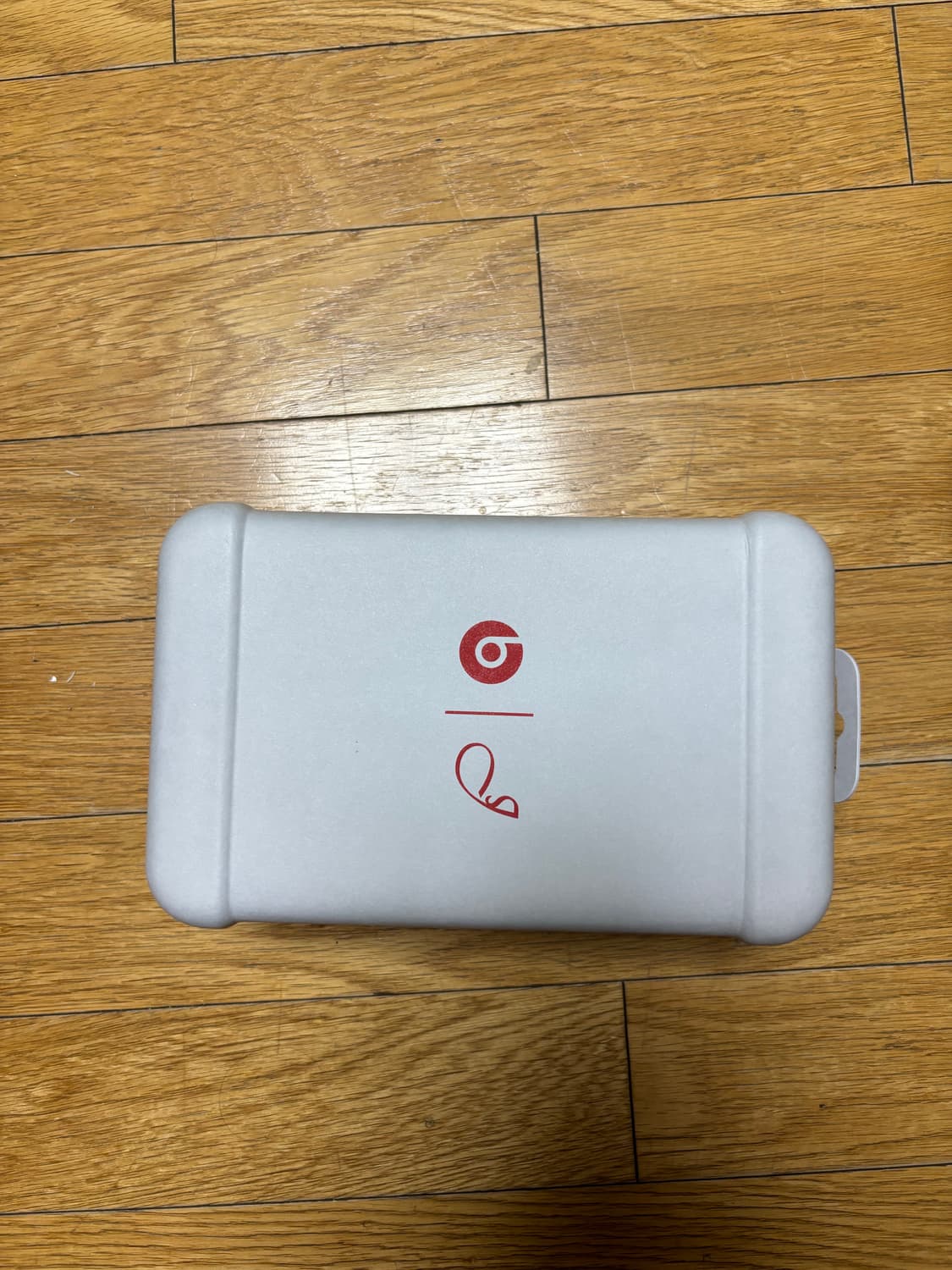 Beats Solo 4 제니 스페셜 에디션 헤드폰 판매 상품이미지3