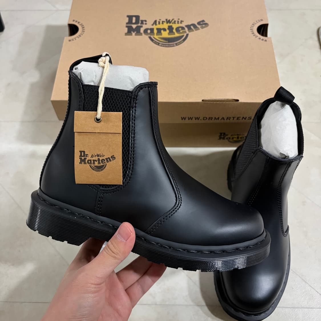 새상품(230)닥터마틴 코어 2976 스무스 레더 모노 첼시부츠 상품이미지2