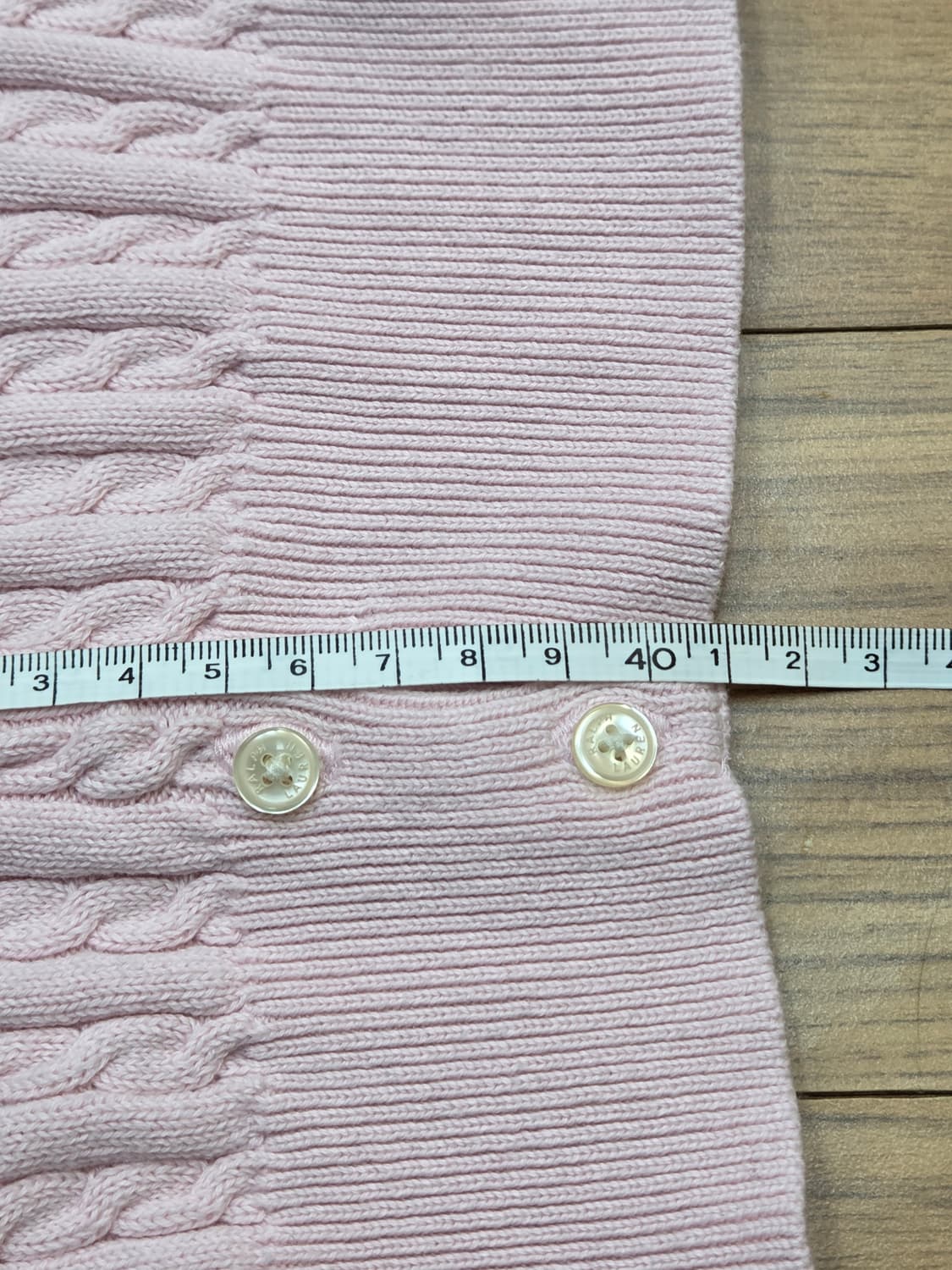 사랑스러운 핑크색 폴로 케이블 니트 가디건입니다. 사이즈는 S(7) 또는 상품이미지8