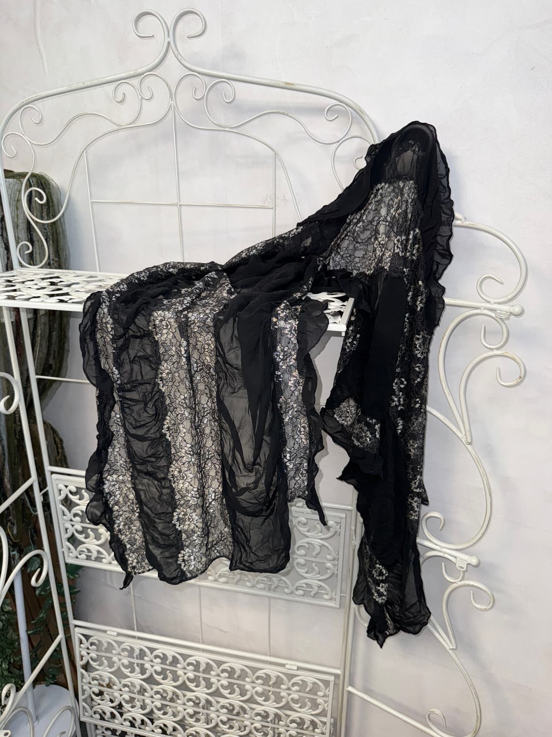 Black & white floral lace chiffon scarf 상품이미지1