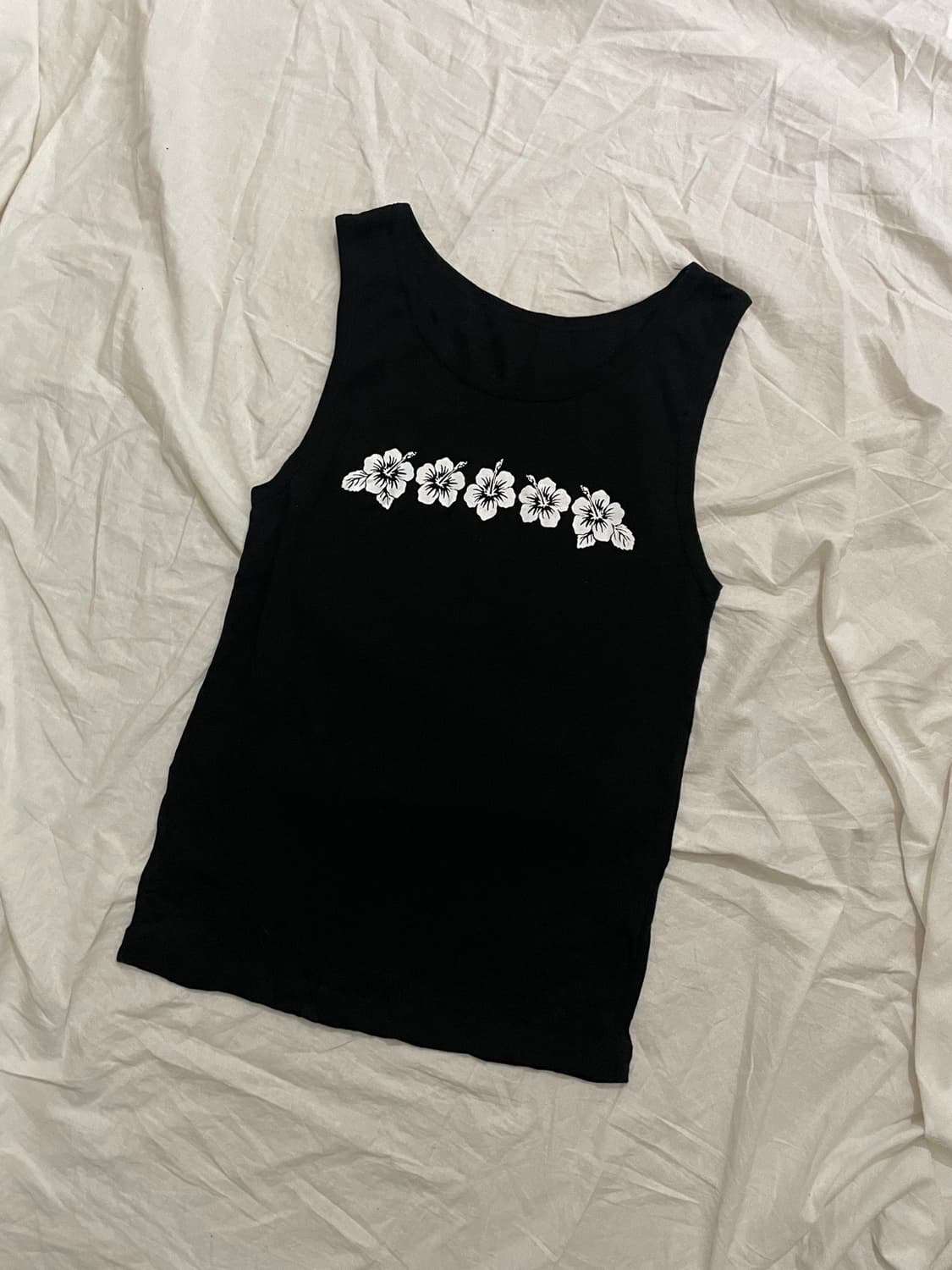 블랙 하와이안 플라워 슬림 나시 (Y2K 무드) 상품이미지1