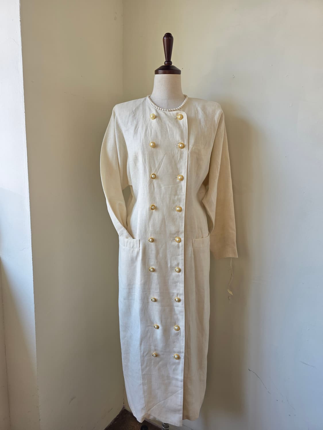 미착용 새상품 린넨 더블 금장 버튼 롱 원피스 상품이미지1