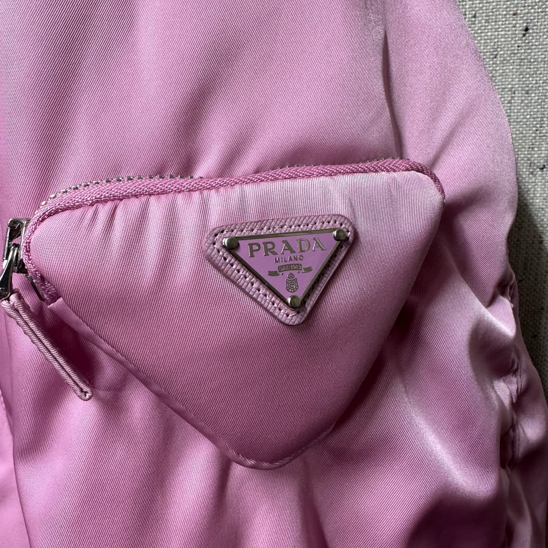 프라다 라프시몬스 파우치 봄버 상품이미지3