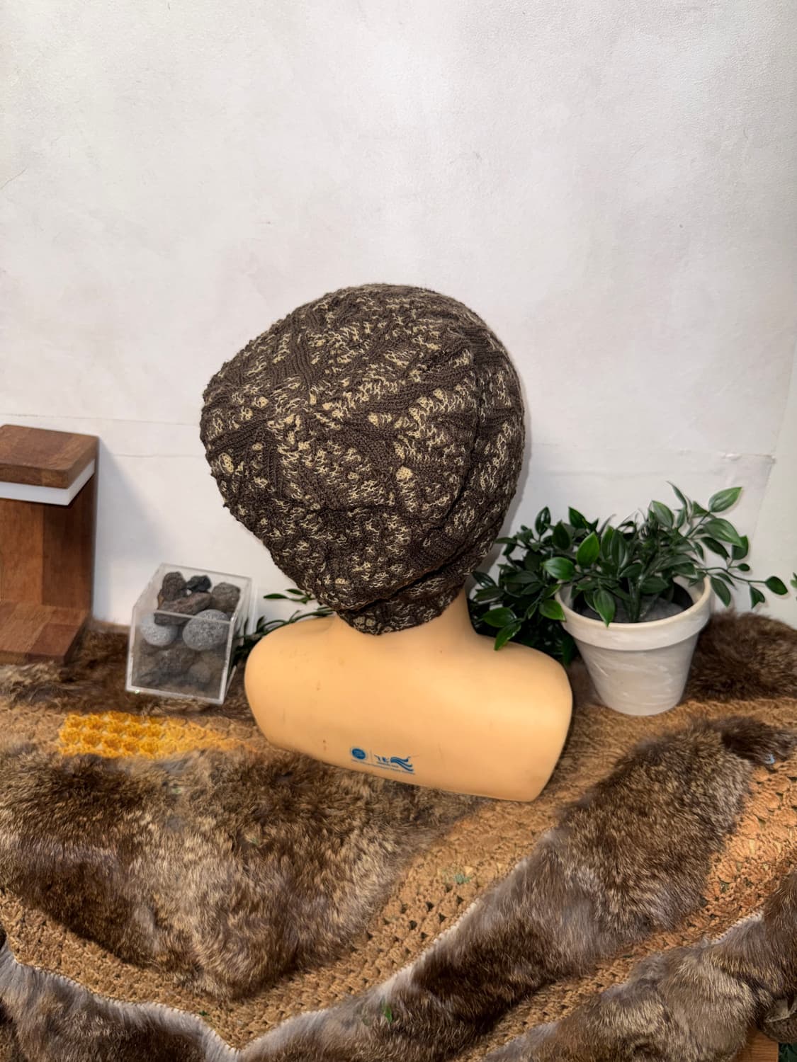 Beige brown grunge loose knit beanie 상품이미지2