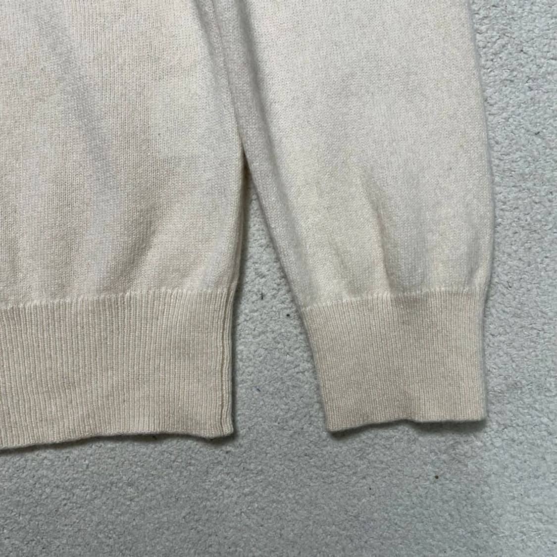 유니클로 캐시미어 100% 크루넥 니트 아이보리 M 상품이미지2