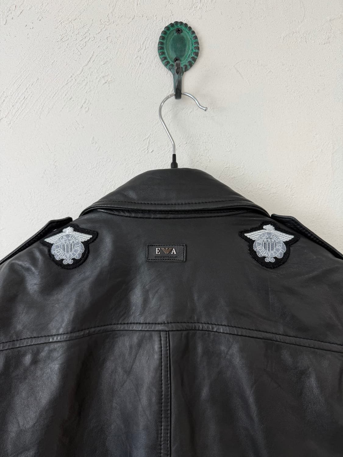 엠포리오 아르마니 디테쳐블 슬리브 레더 라이더 자켓 상품이미지5