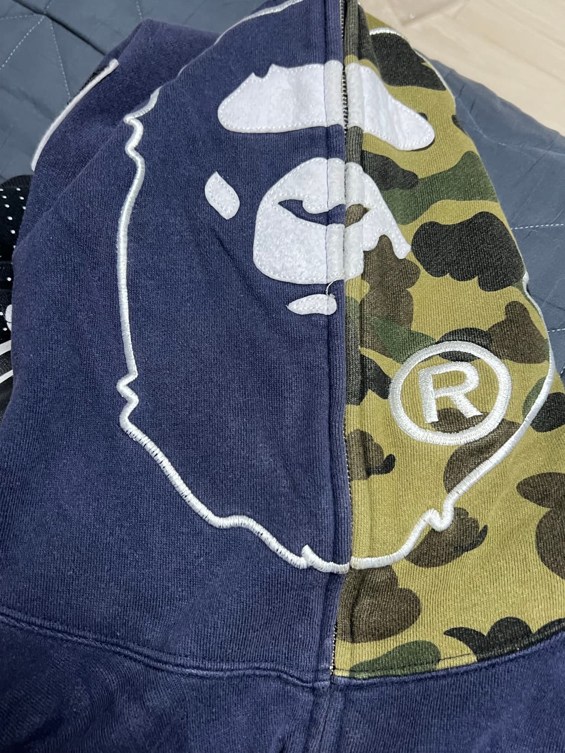 베이프 네이비 카모 후드집업 판매합니다 상품이미지2