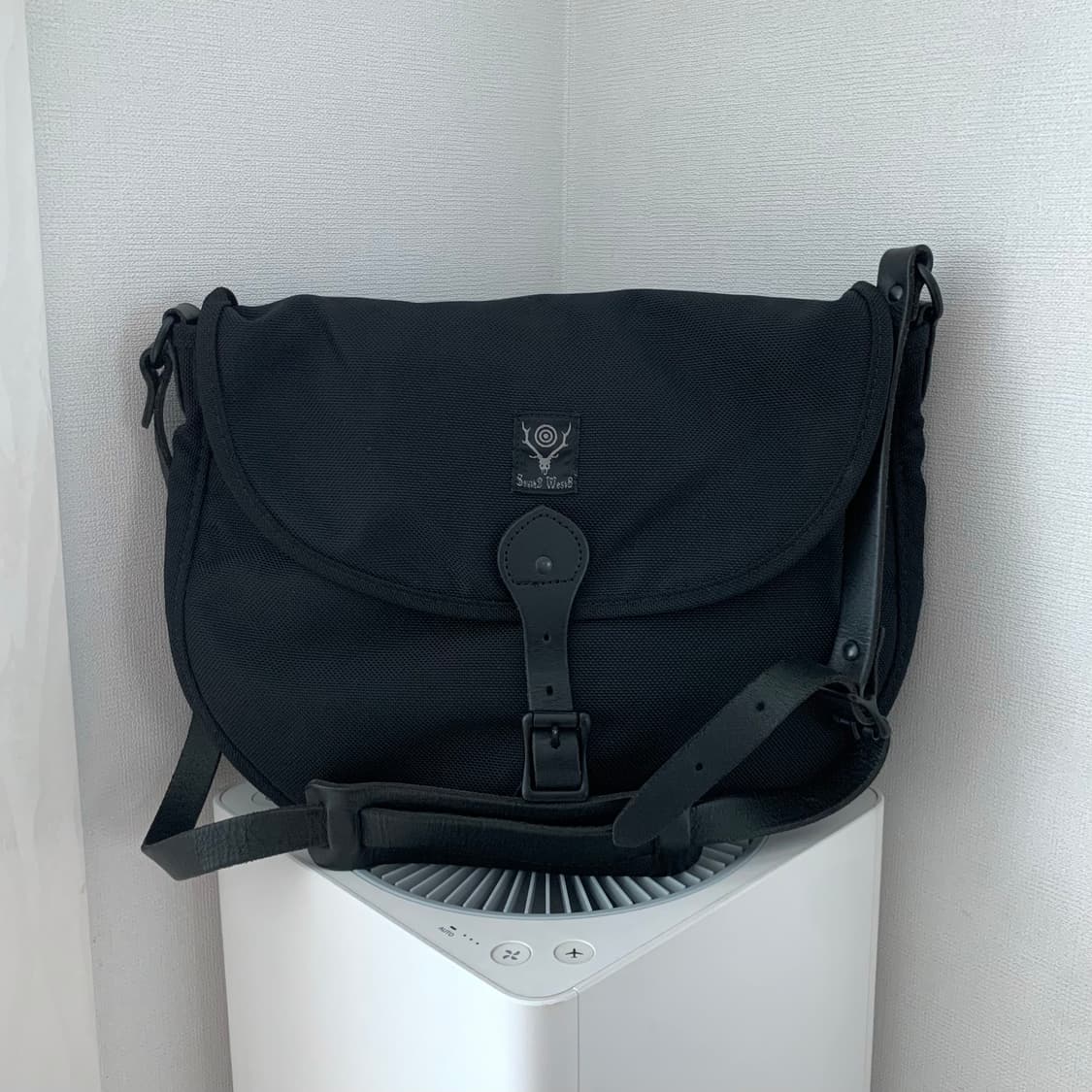 south2 west8 선포저 바이노큘러 백 블랙 상품이미지2