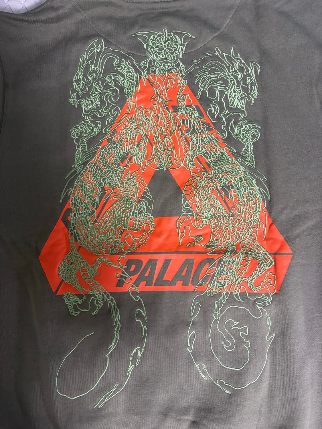 팔라스 드래곤 후드 XL 상품이미지2