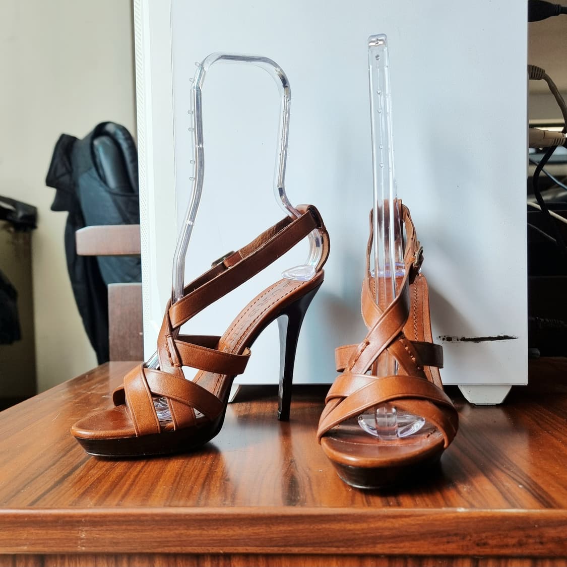 버버리 가죽 샌들 오픈토힐 스트랩힐 구두 슈즈 신발 (230/표기36) 상품이미지3