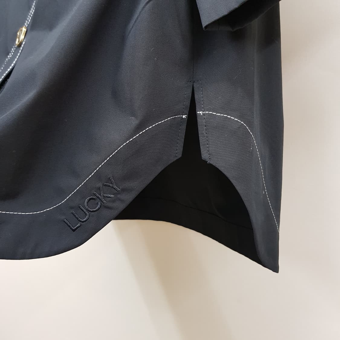 럭키슈에뜨 2021 프릴 카라  코튼 반팔 셔츠 36사이즈 상품이미지4