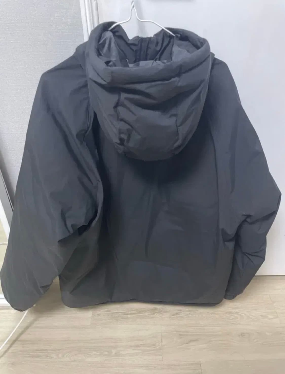 GU웜패디드파카블랙(새상품) 상품이미지3