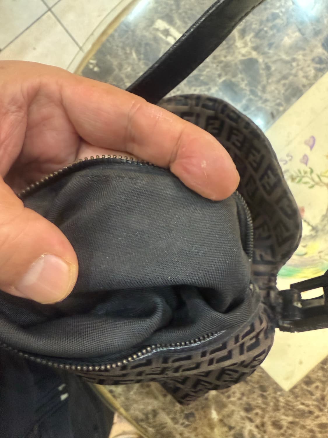 정품 펜디 주카 맘마백 팝니다 상품이미지9