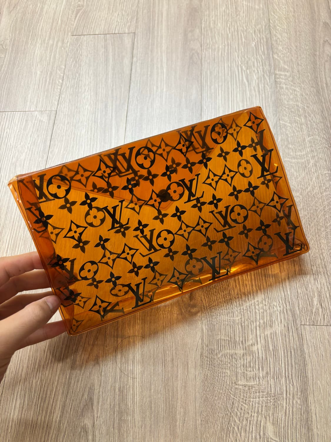 루이비통 오렌지 모노그램 PVC 봉투 파우치 상품이미지3