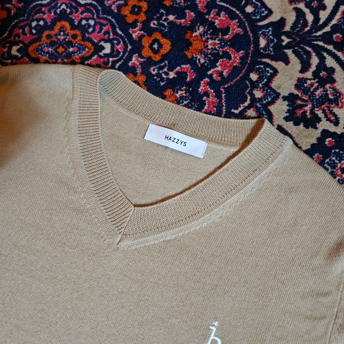 헤지스(HAZZYS) 24FW Wool 100% 브이넥 니트 90size 상품이미지7