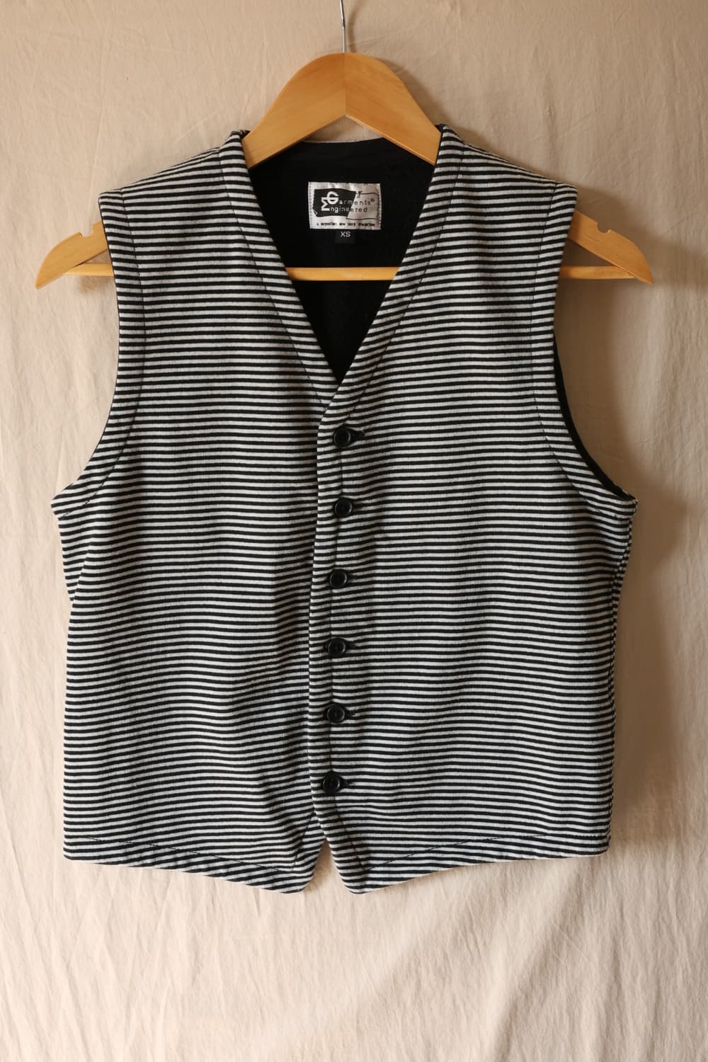 엔지니어드가먼츠 히코리 스트라이프 베스트 XS

 상품이미지1