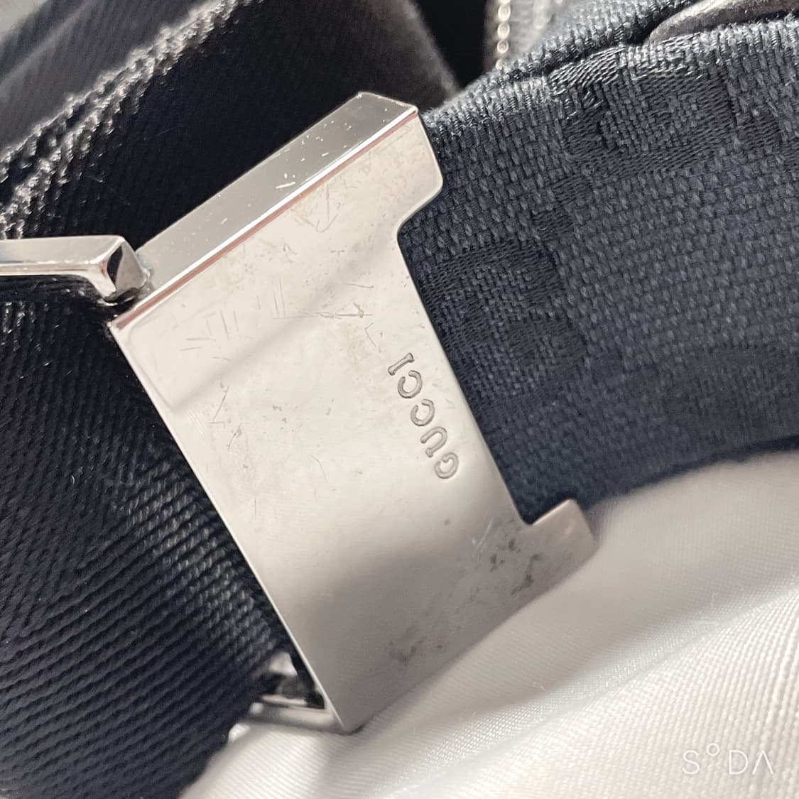 구찌 GG로고 크로스백 상품이미지3