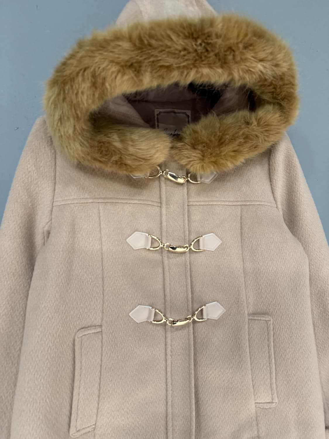 세실맥비깔 버클 디테일 라떼갸루 숏코트 상품이미지6