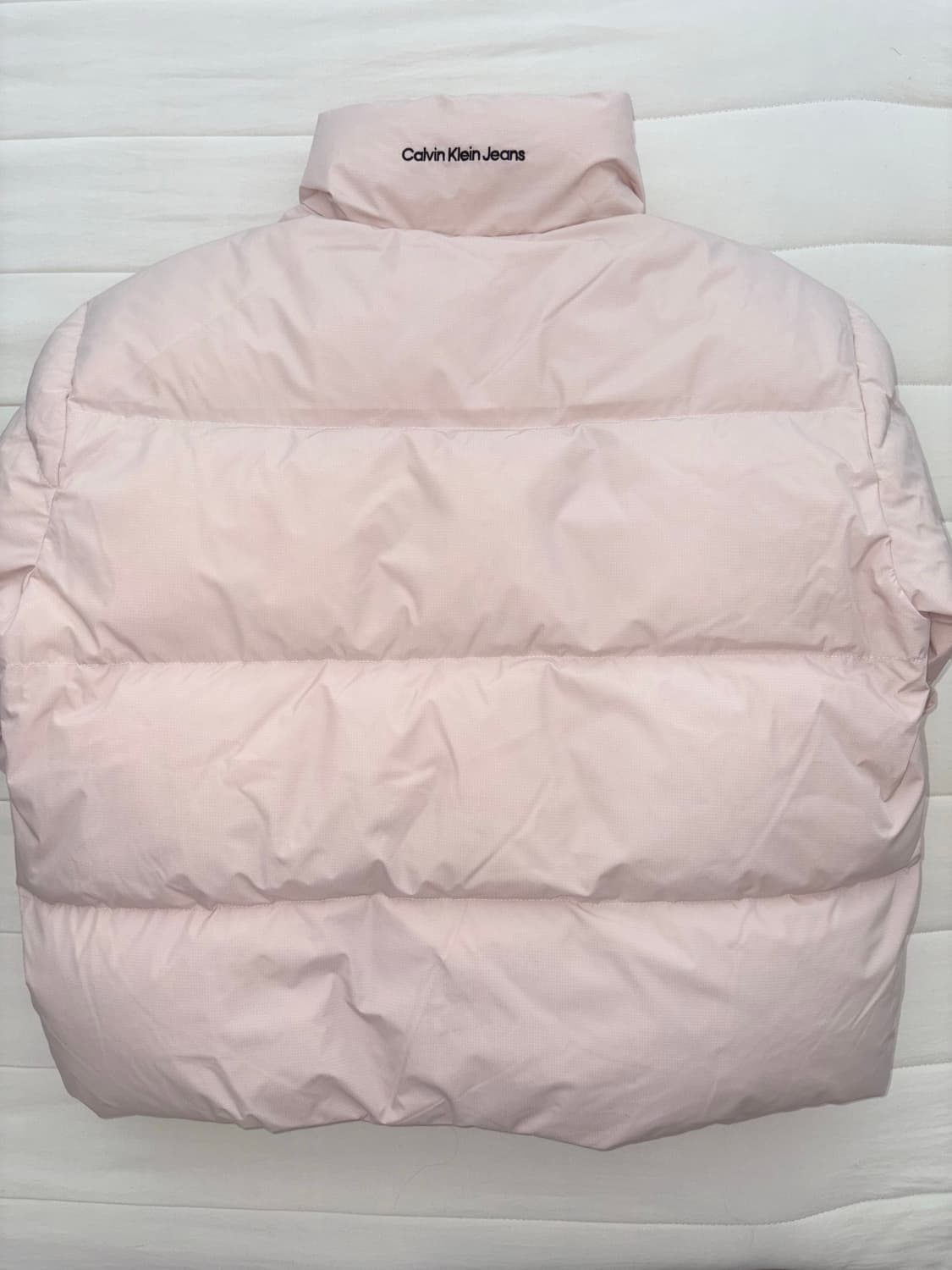 캘빈클라인 핑크베이지 숏랭스 스탠드 카라 푸퍼 숏패딩 상품이미지6