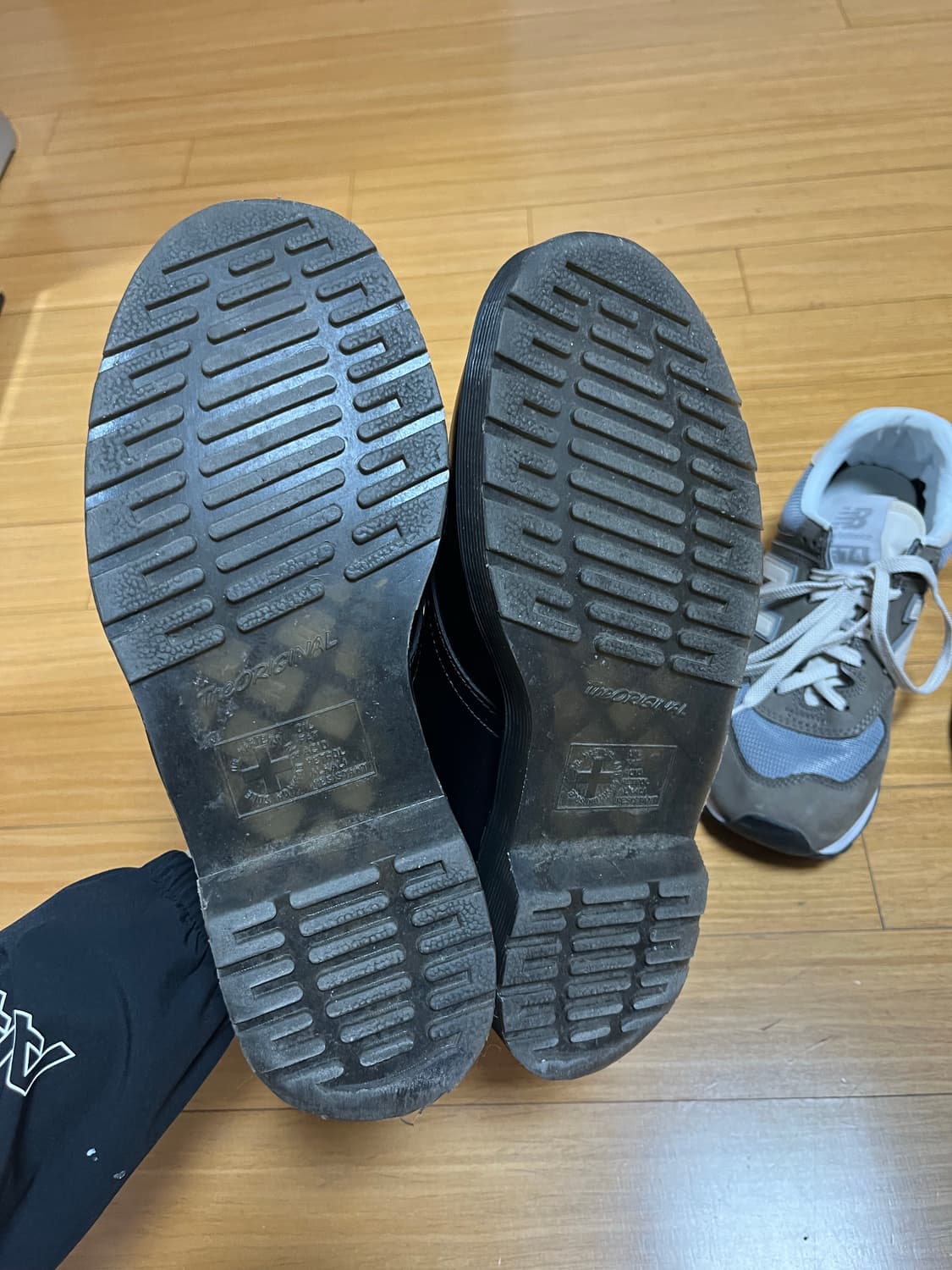 닥터마틴 1461 화이트 스티치 240 상품이미지10