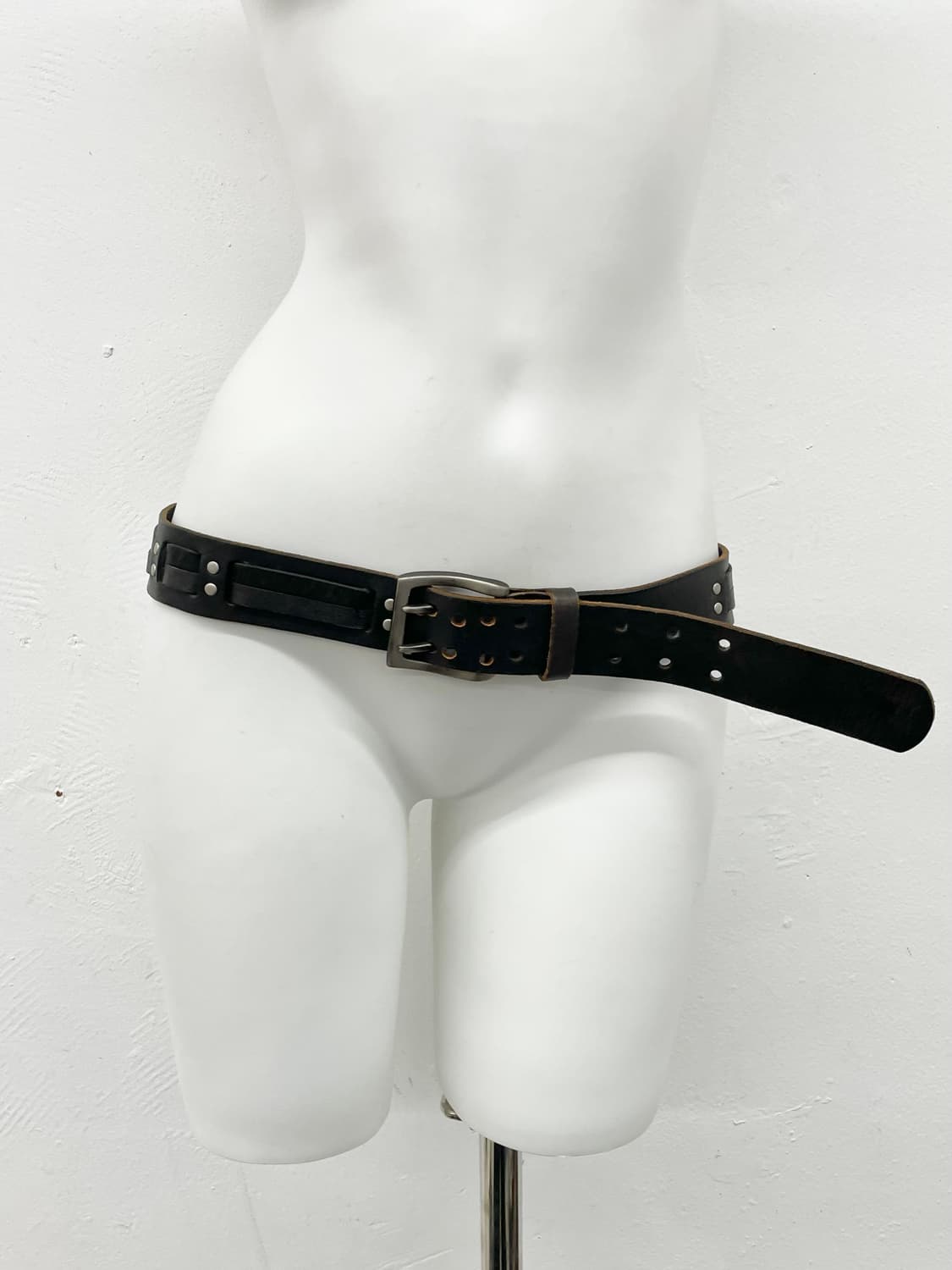 리얼레더 스터드 펀칭 버클 벨트 상품이미지2