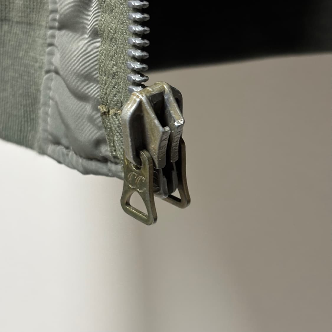 3) visvim 비즈빔 23aw 스팟 토르손 올리브 상품이미지4