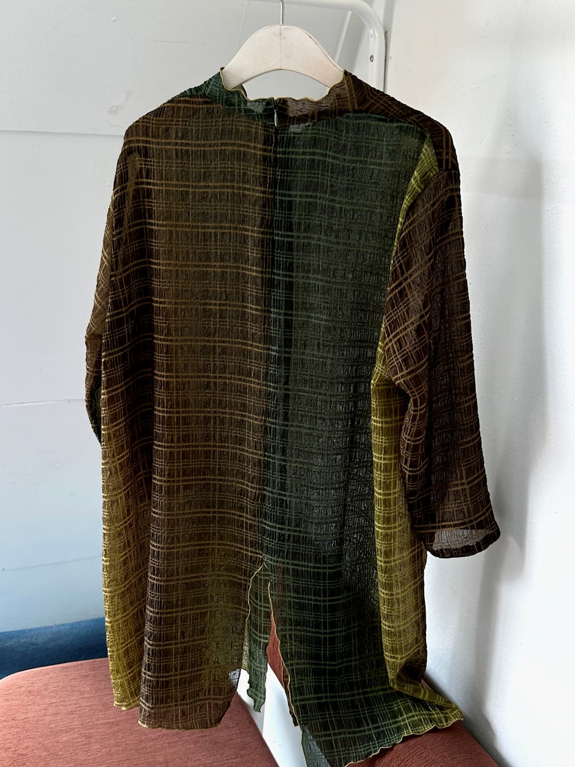 Sheer fabric shirred design panel TOP 상품이미지5