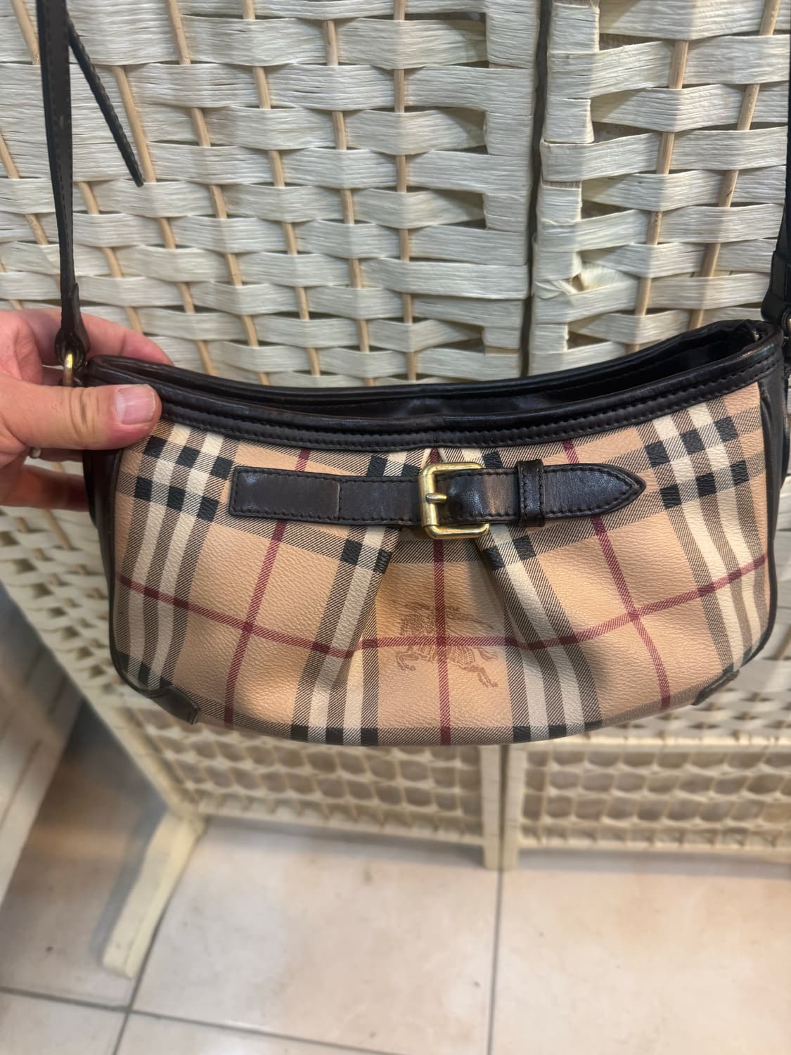 정품 버버리 노바체크 크로스백 팝니다 상품이미지2