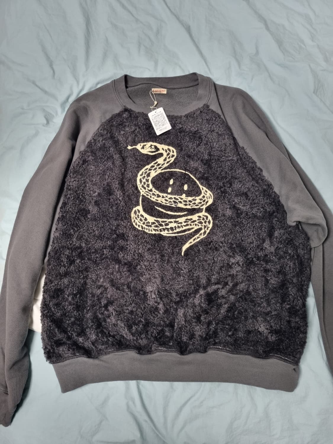 캐피탈 퍼그리즐리 맨투맨 블랙 상품이미지1