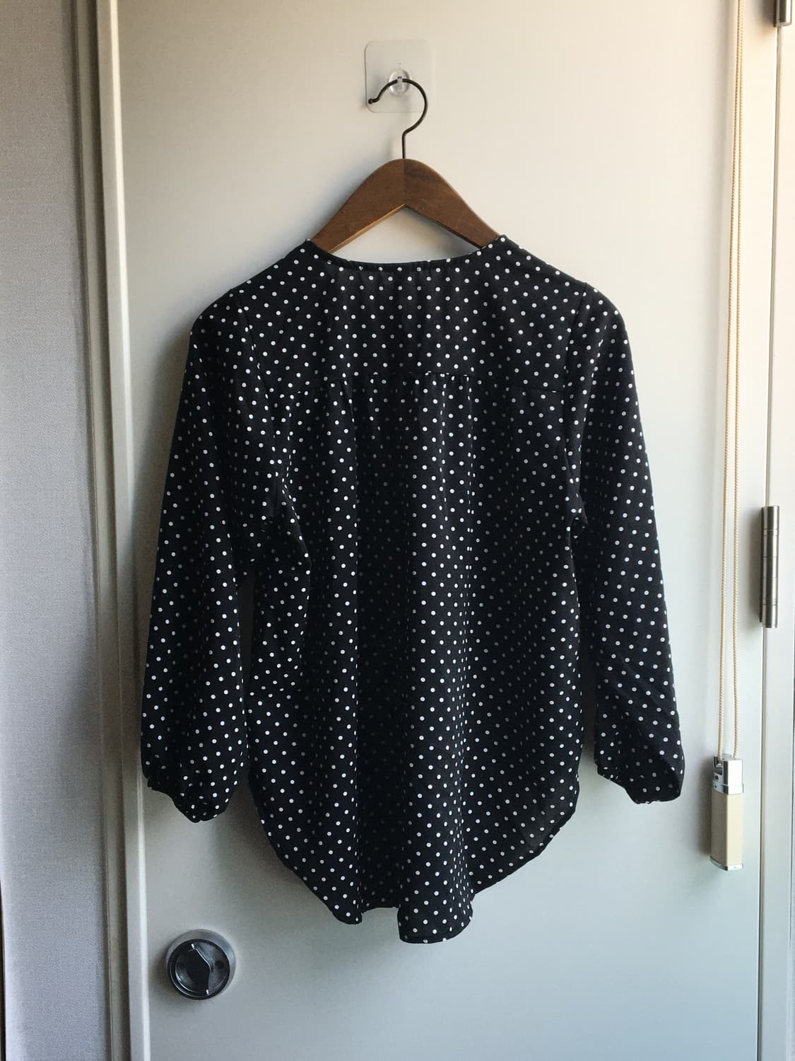 블랙 도트 블라우스 상품이미지3