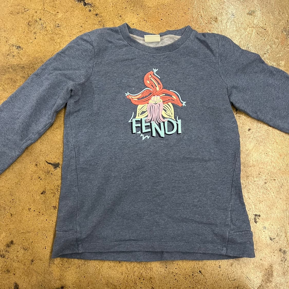 [정품] 펜디 키즈 플라워 프린팅 맨투맨 네이비 b16 상품이미지3