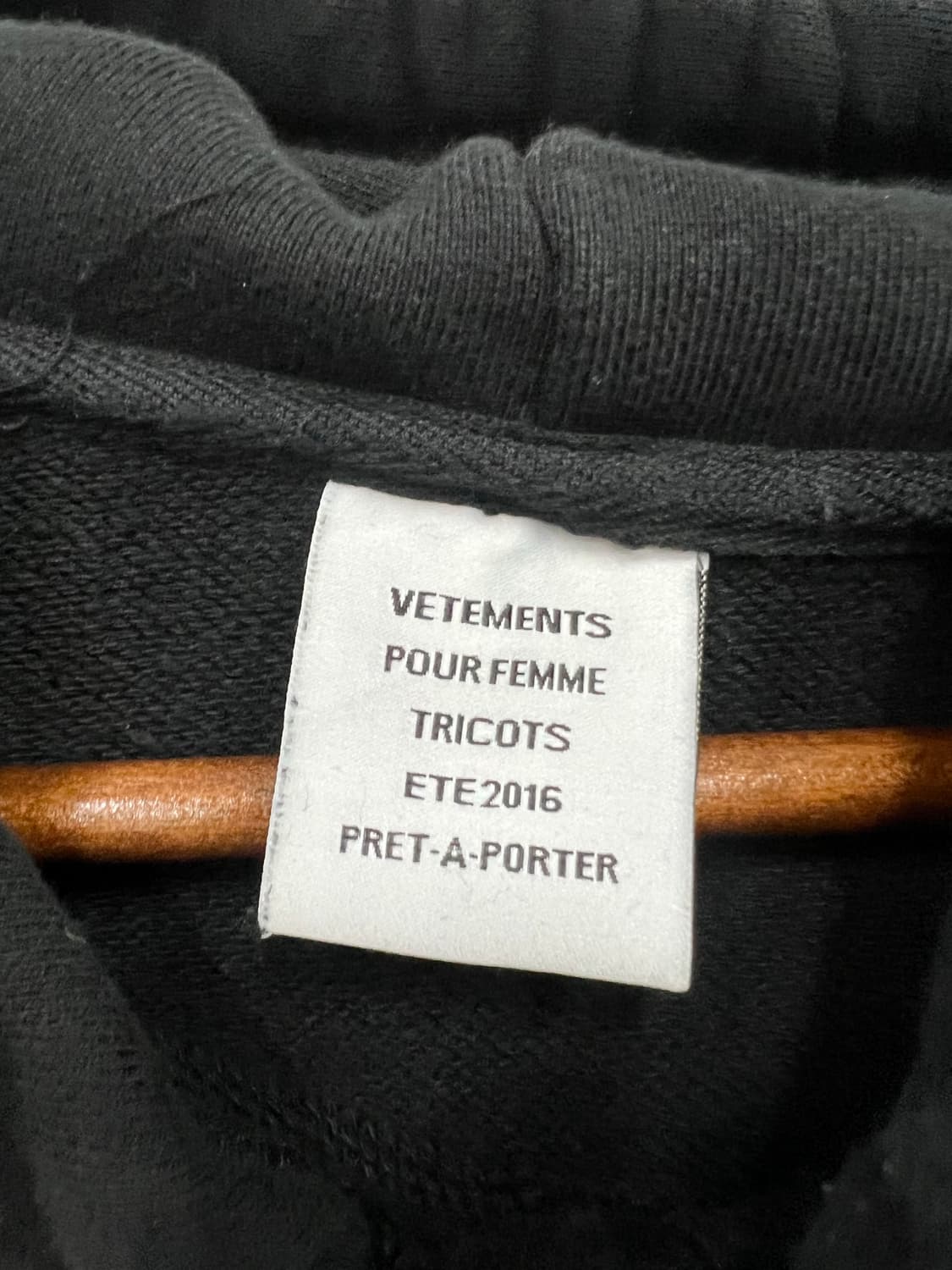 ZEMFIRA 블랙 후드티 상품이미지2