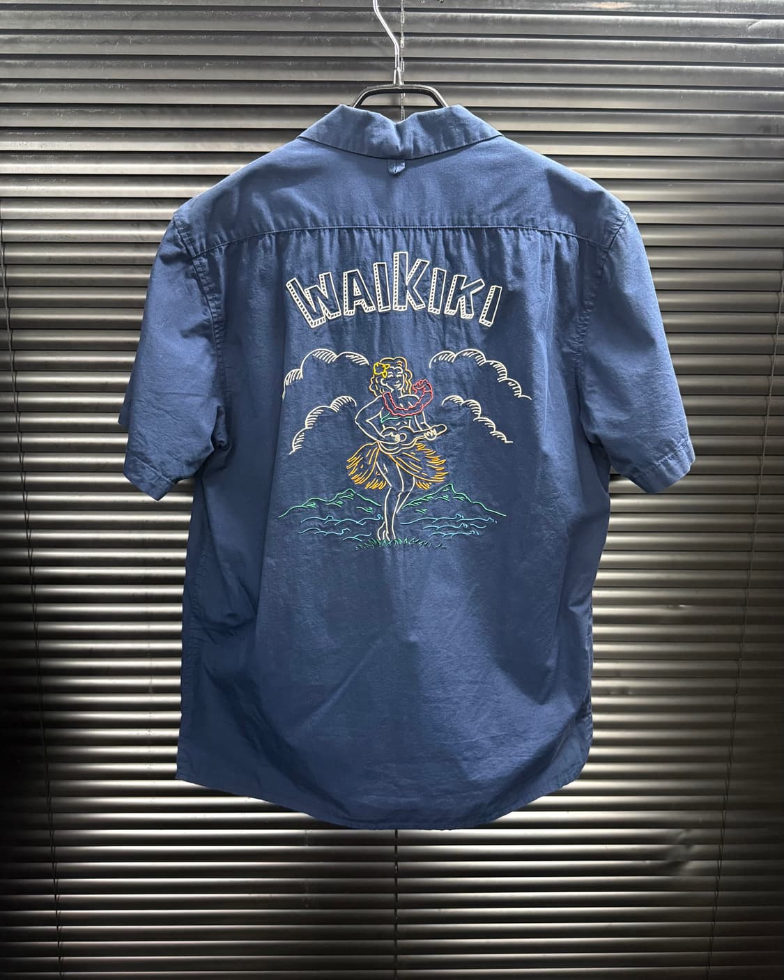 커버낫 와이키키 서핑 야자수 여인 자수 남색 네이비 하와이안 반팔 셔츠  상품이미지5