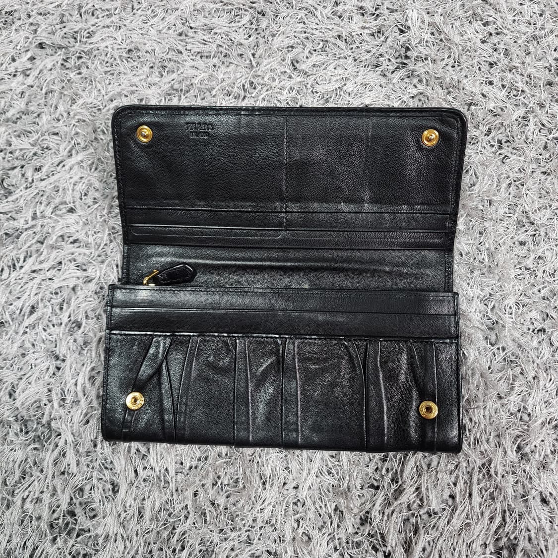 프라다 레더 장지갑 상품이미지3