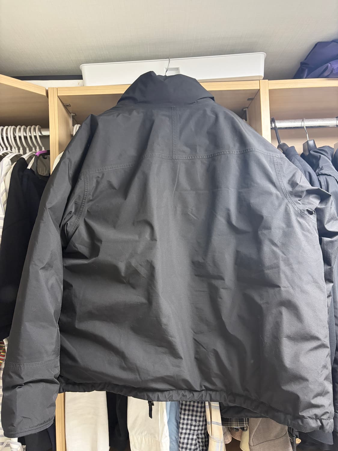 나나미카 블랙 색상 고어텍스 숏 다운 XL 사이즈 상품이미지3