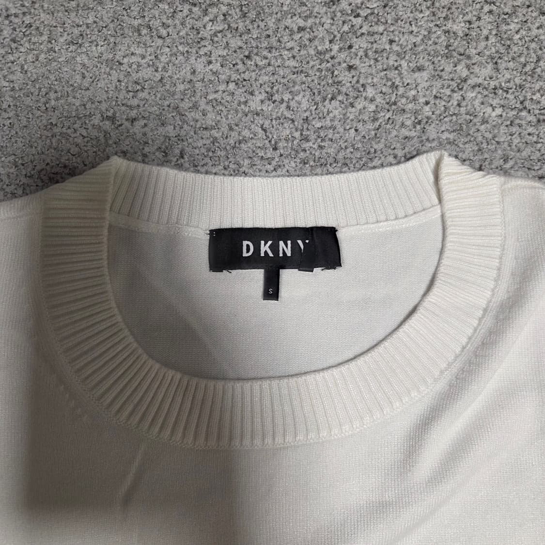 DKNY 미니멀 A라인 니트 S-M 상품이미지3