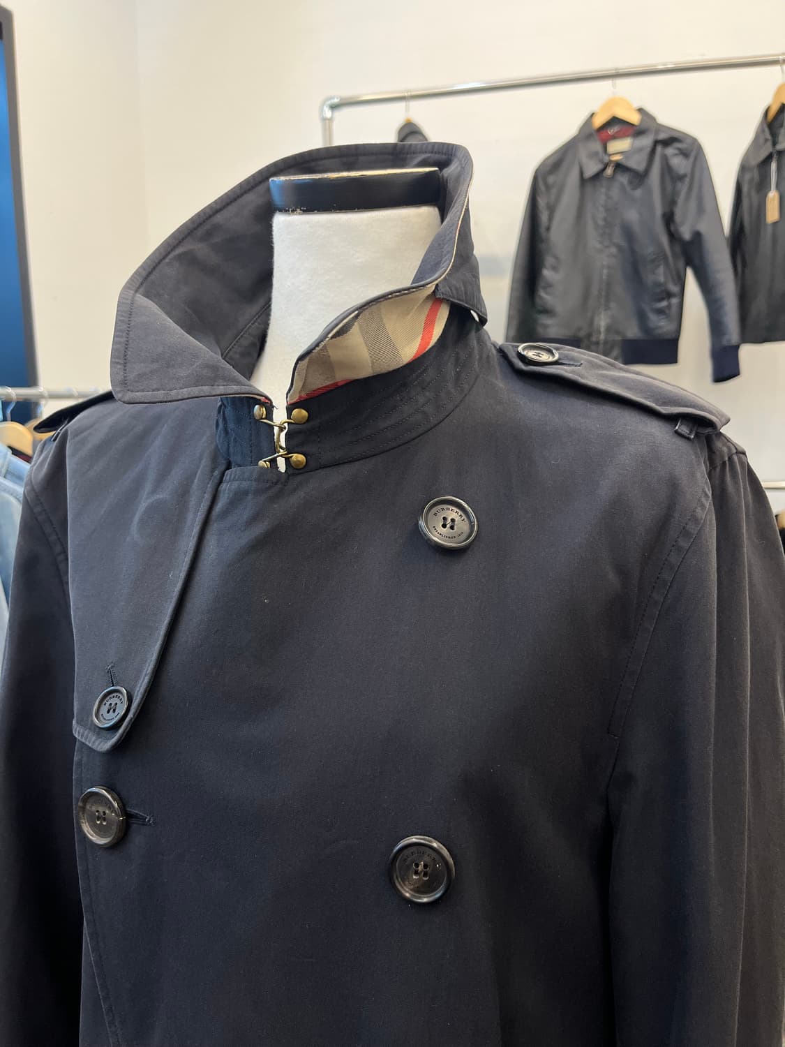 버버리 샌드링엄 트렌치 코트 블랙 상품이미지3