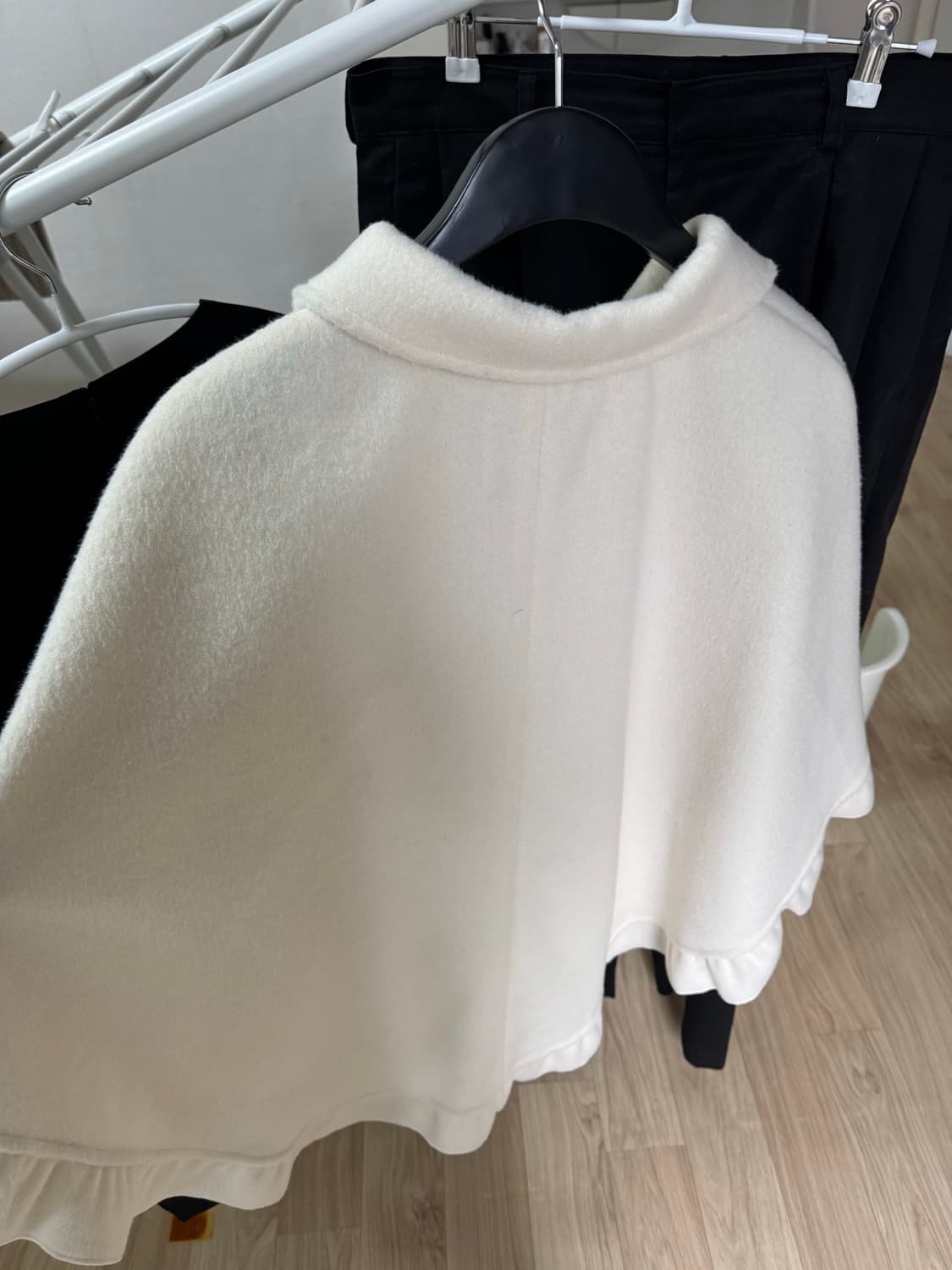 쓰리타임즈 moon cape jacket 상품이미지3