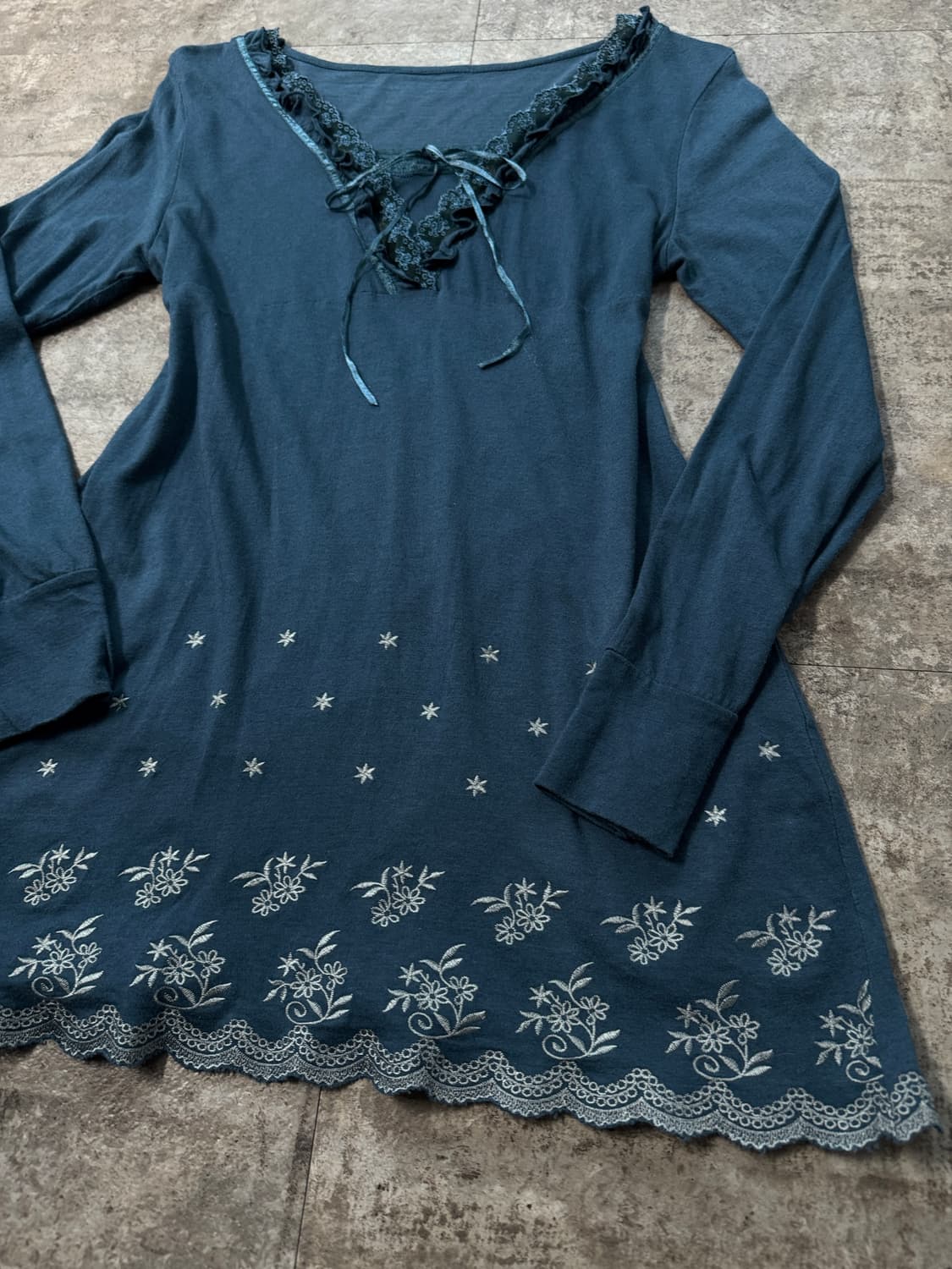 레이스 레이어드 타이 리본 자수 탑 상품이미지3