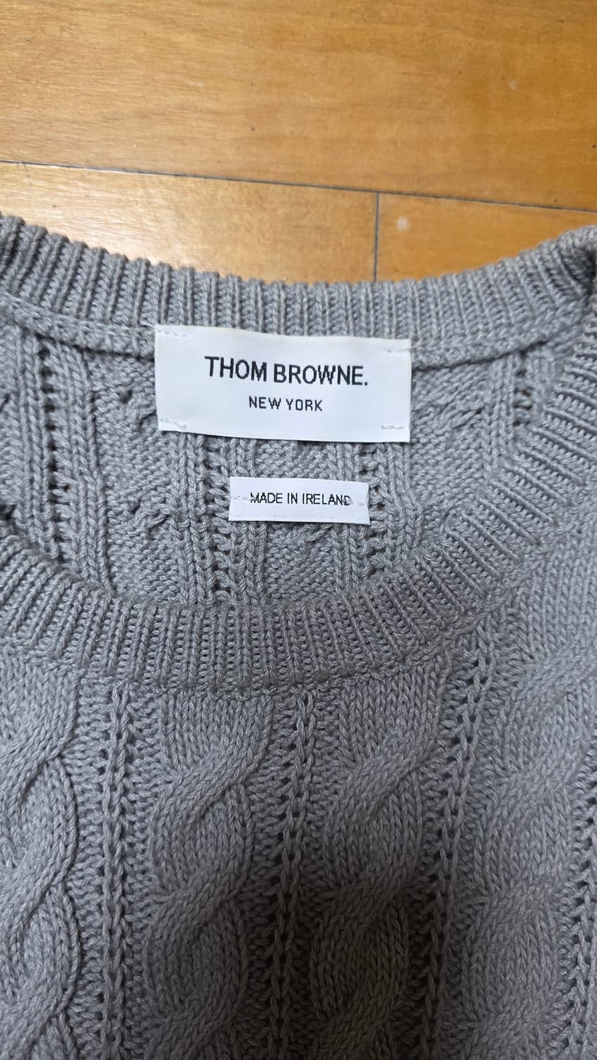 [3,새상품급]톰브라운 케이블 니트 그레이 상품이미지2
