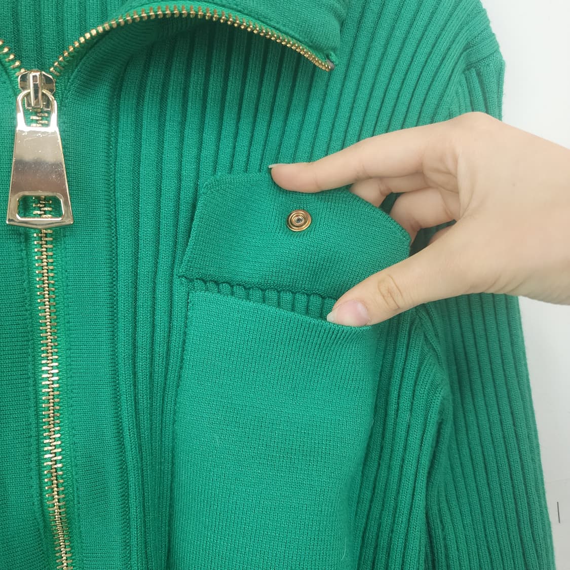JESSI 골드버튼 그린 니트 집업 상품이미지4