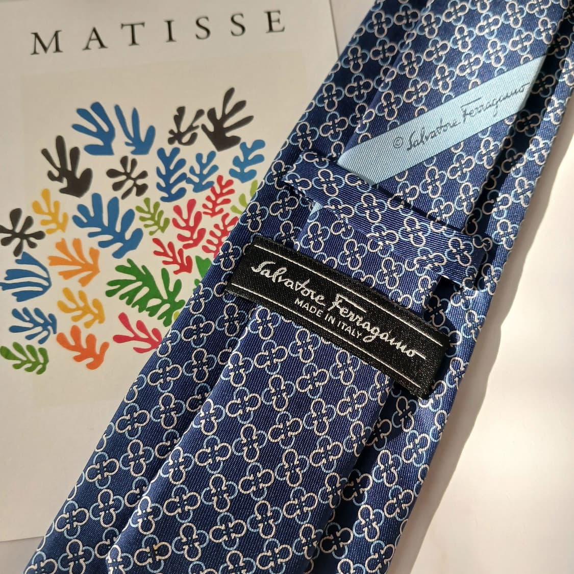 페라가모 실크 간치니&클로버 넥타이 8.5cm A~B등급 A19212
 상품이미지5