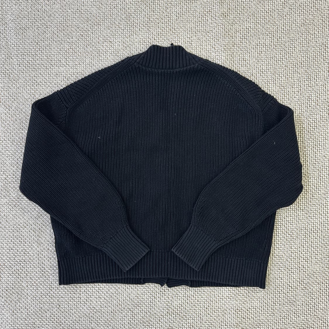 XS 코스 미니멀 오버핏 하찌 니트0331D 상품이미지4